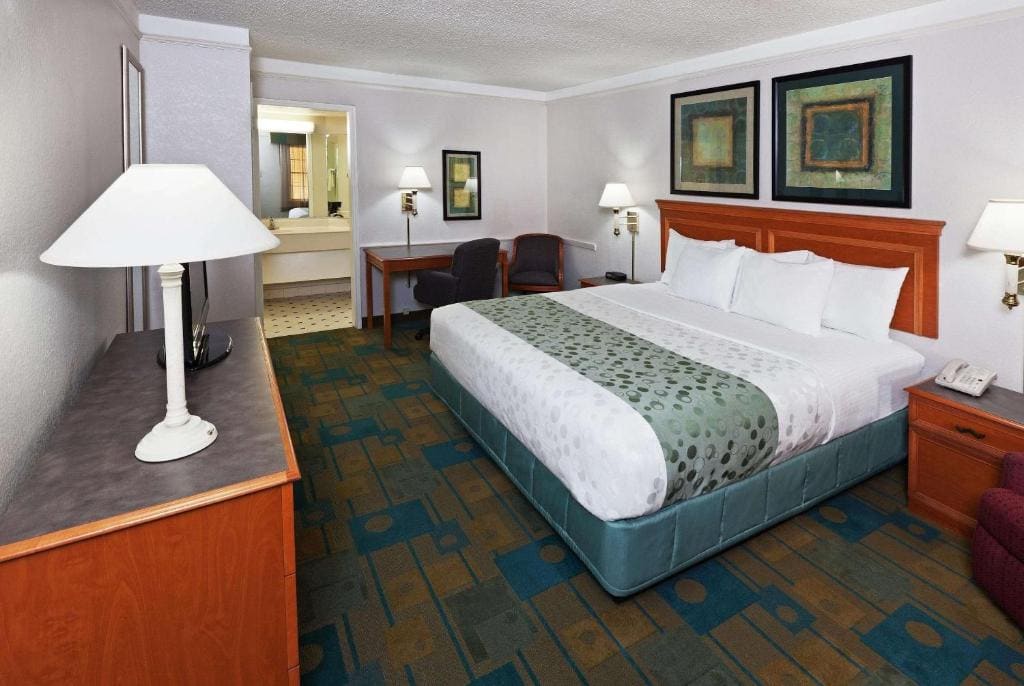 Deluxe King Room - Non-Smoking room - Image 1