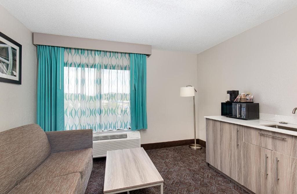 Executive King Room - Non-Smoking room - Image 2