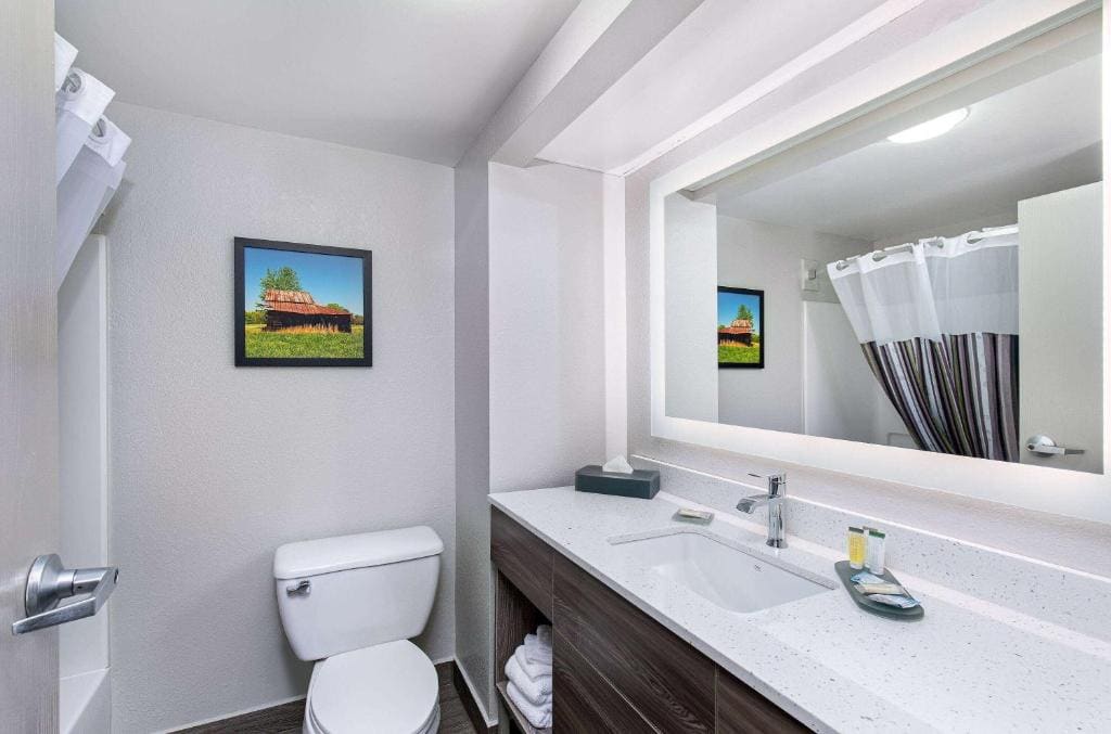 King Room - Non-Smoking room - Image 3