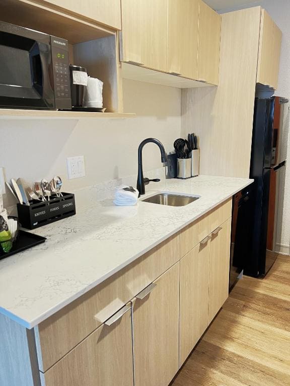 Family Suite with One King Bed, Two Queen Beds and Kitchenette - Non-Smoking room - Image 3