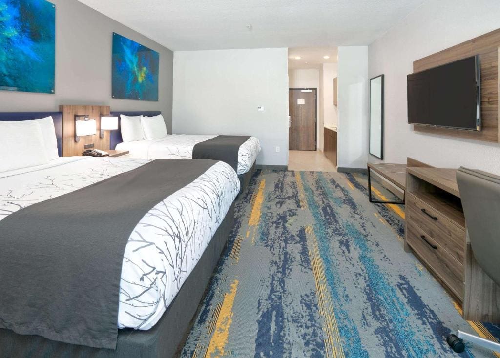 Premier Queen Room with Two Queen Beds - Non-Smoking room - Image 1