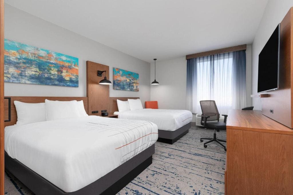 Queen Room with Two Queen Beds - Non-Smoking room - Image 1