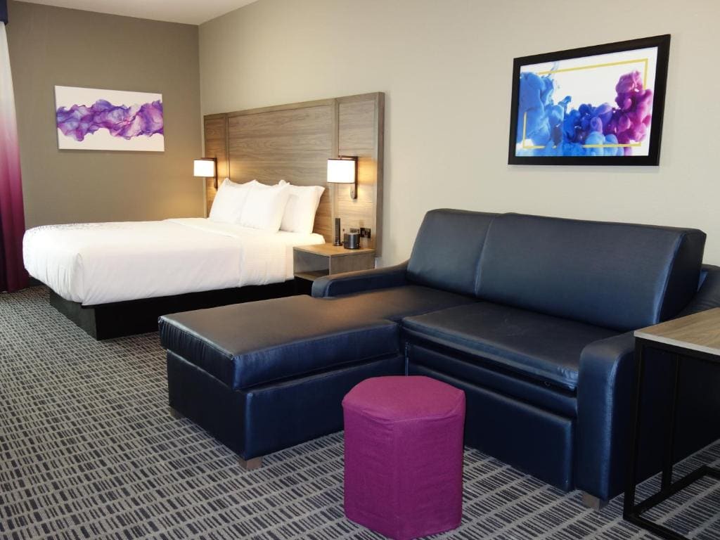 Deluxe King Room - Non-Smoking room - Image 1