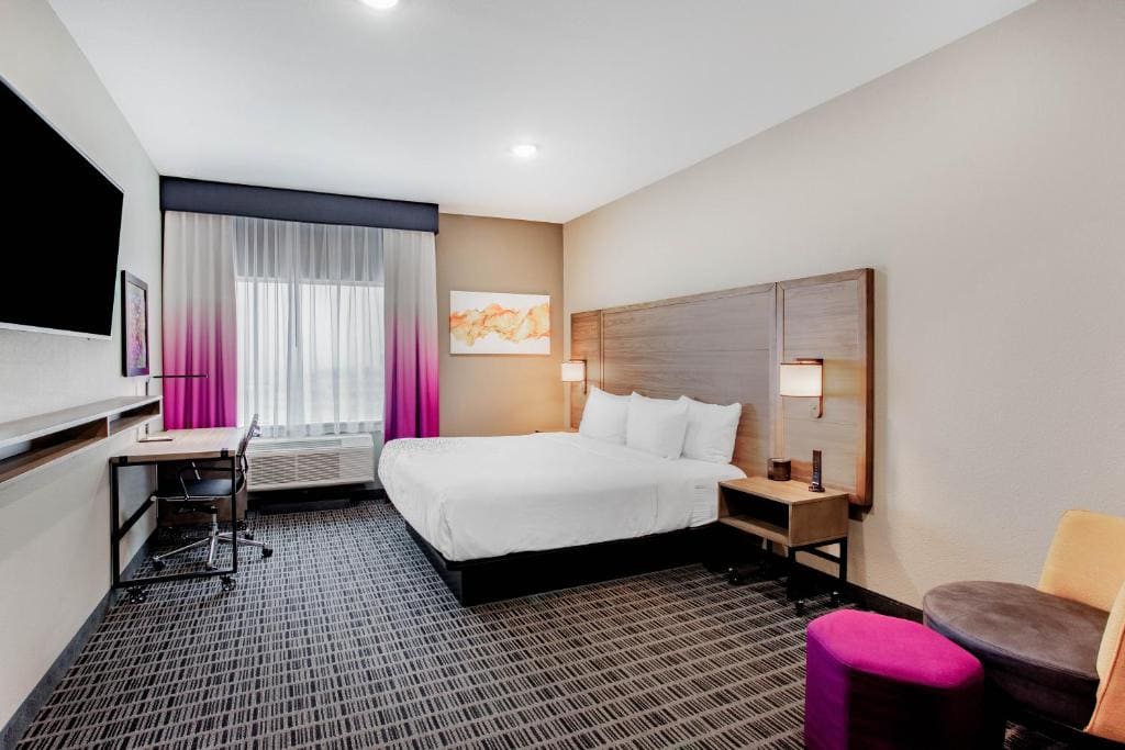 King Room - Non-Smoking room - Image 1