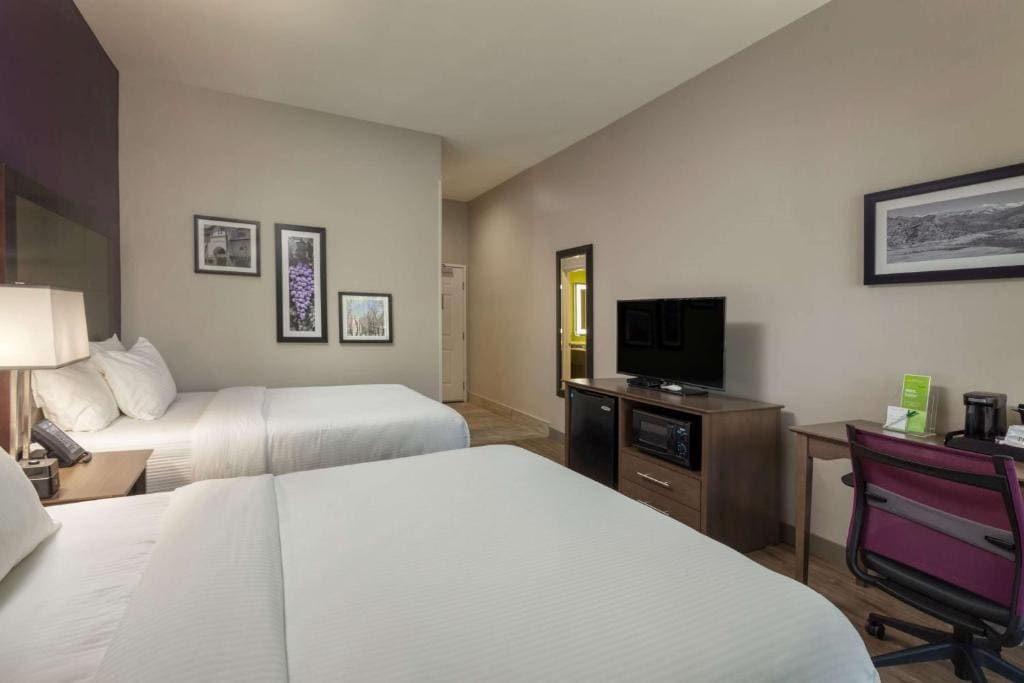 Double Room with Two Double Beds room - Image 1