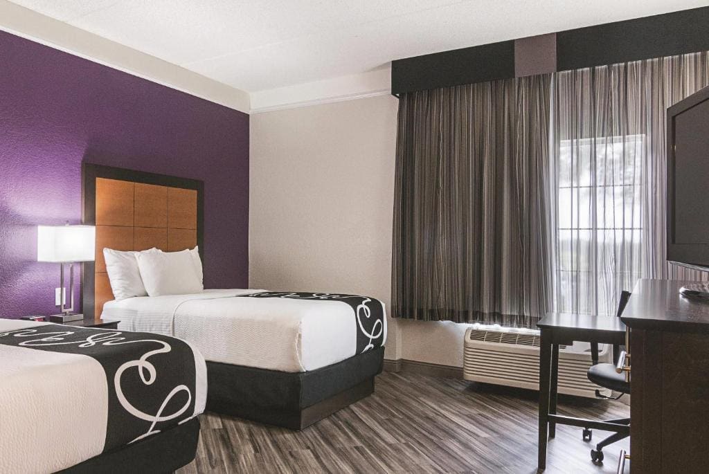 Deluxe Double Room with Two Double Beds - Non-Smoking room - Image 1