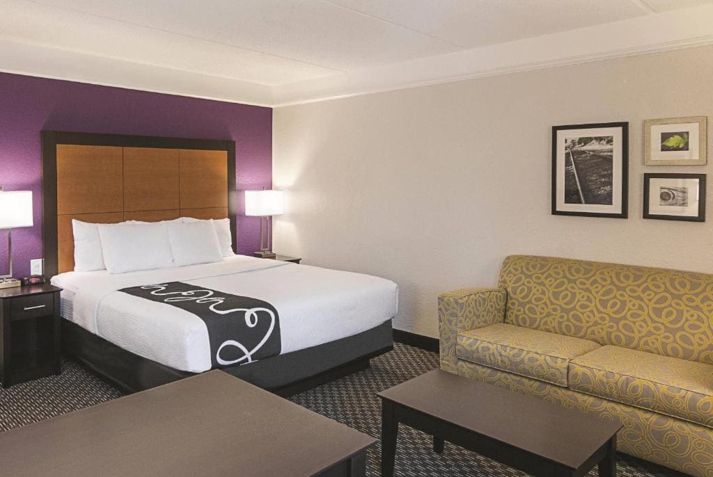Deluxe Executive King Room - Non-Smoking room - Image 1