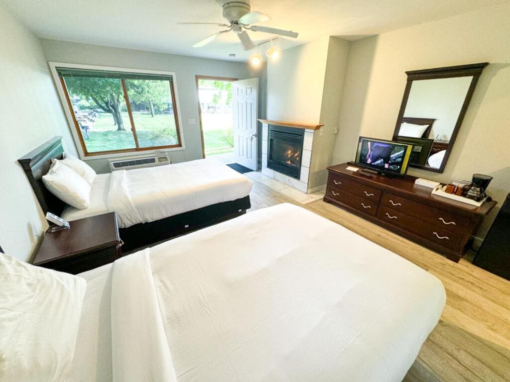 Deluxe Double Room with Two Double Beds room - Image 1