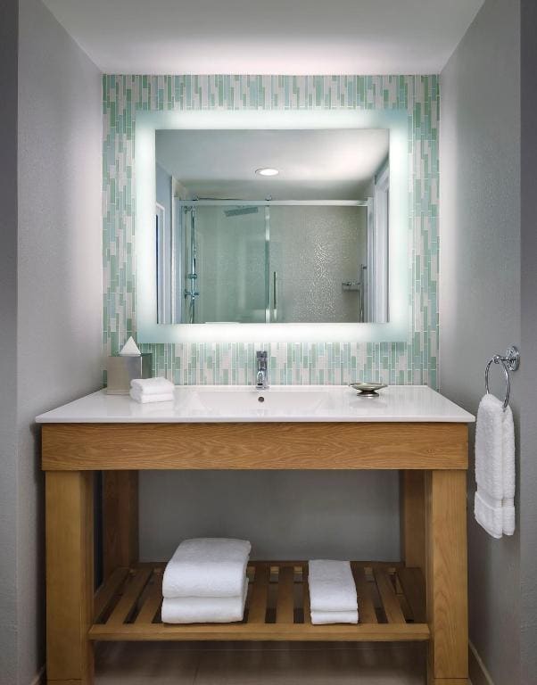Guest room, 2 Double, Resort view (Includes Early Entry To Disney Theme Parks) room - Image 2