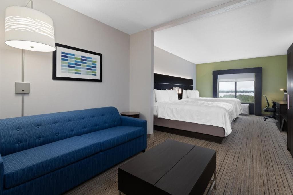 Queen Suite with Two Queen Beds room - Image 1