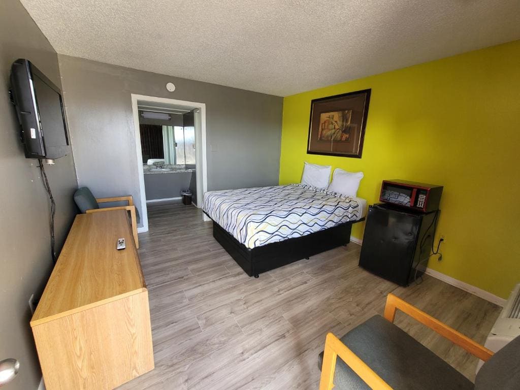 Deluxe King Room room - Image 2