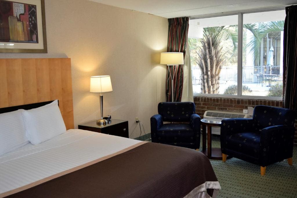 Deluxe King Room room - Image 2