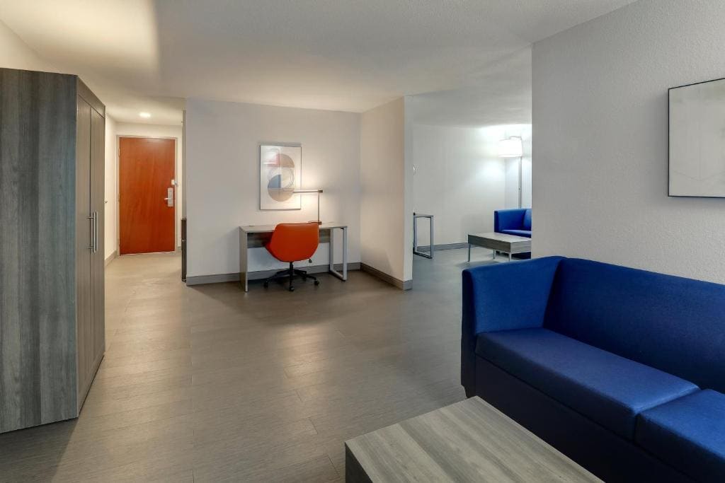 King Suite with Sofa Bed room - Image 1