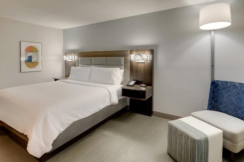 King Room - Mobility Access/Hearing Accessible room - Image 1