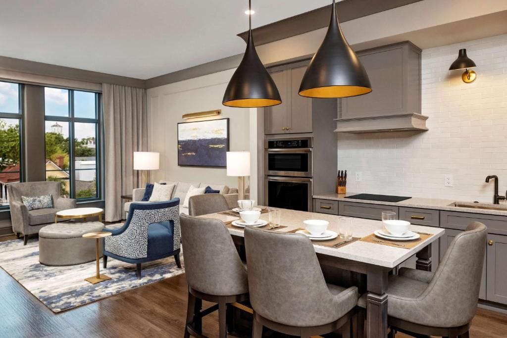 One-Bedroom King Suite Plus room - Image 3