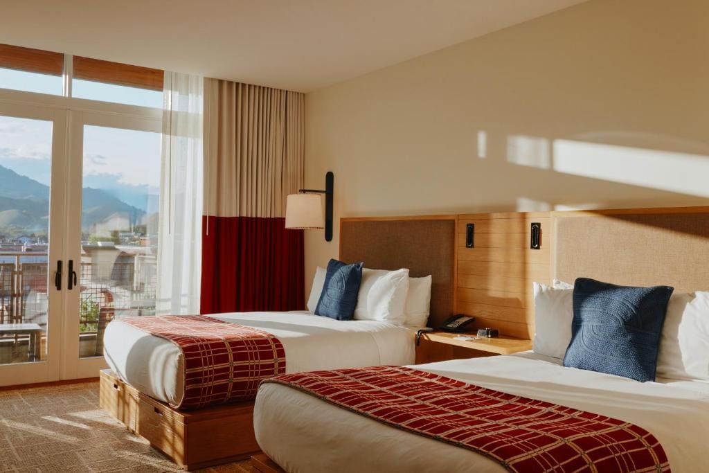 Superior Queen Room with Two Queen Beds room - Image 3
