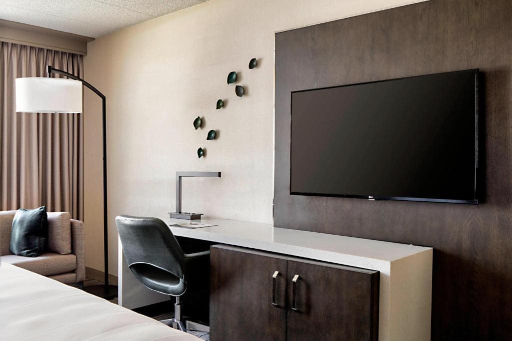Executive King Room - Club Lounge Access room - Image 3