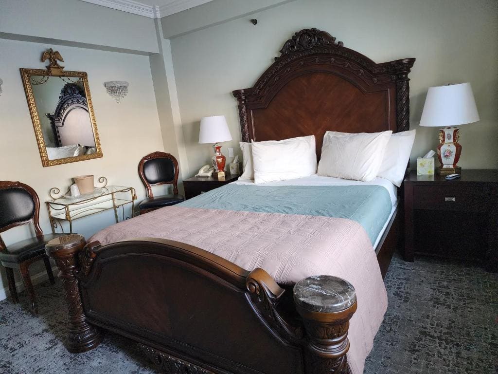 Queen Room room - Image 1