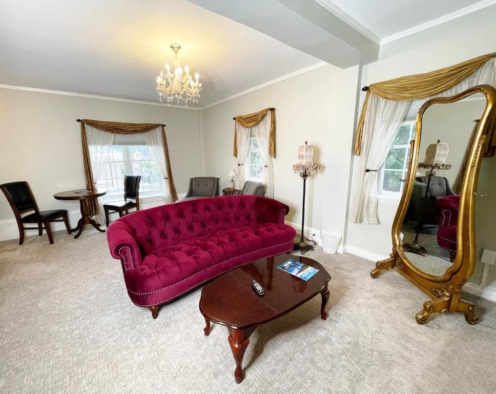 Deluxe Suite room - Image 3
