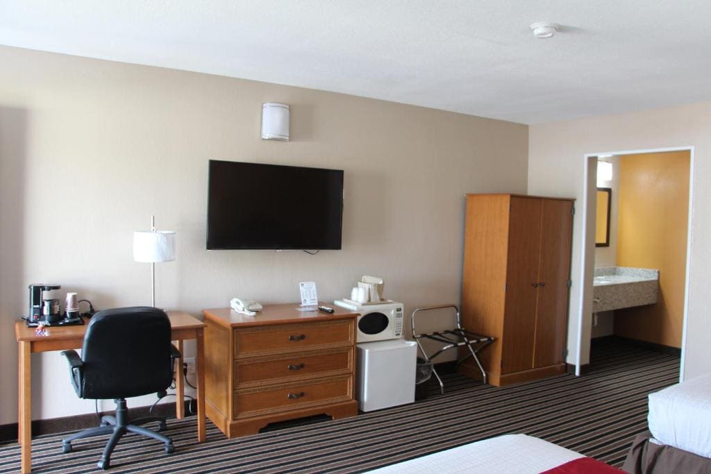 Double Room with Two Double Beds - Non-Smoking room - Image 3