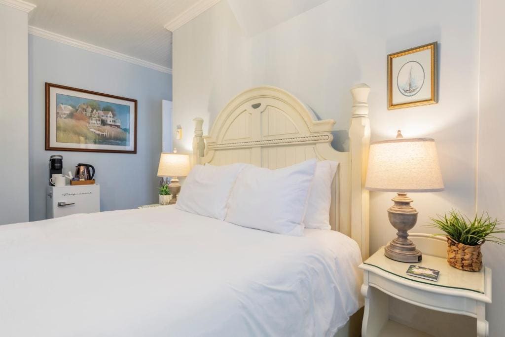 Deluxe Queen Room room - Image 2