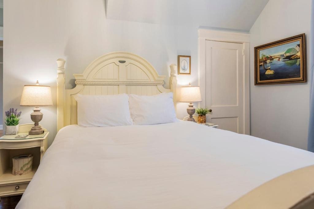 Deluxe Queen Room room - Image 1