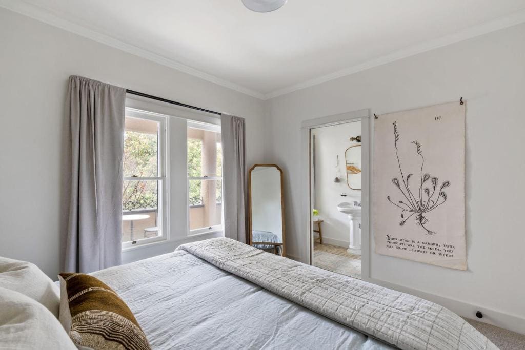 Standard King Room room - Image 3