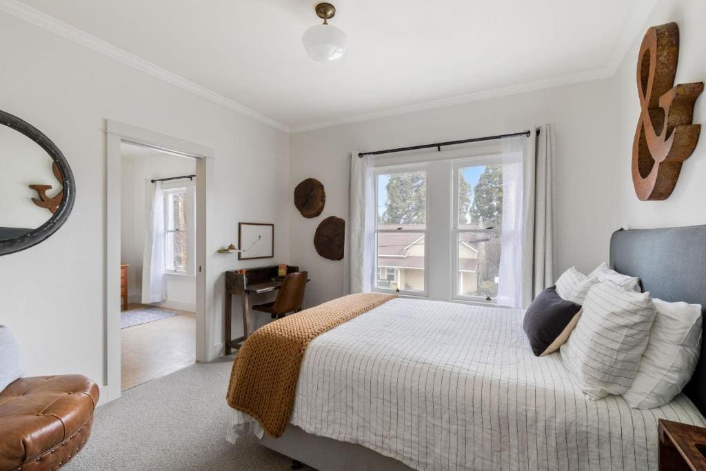 Standard Queen Room room - Image 1