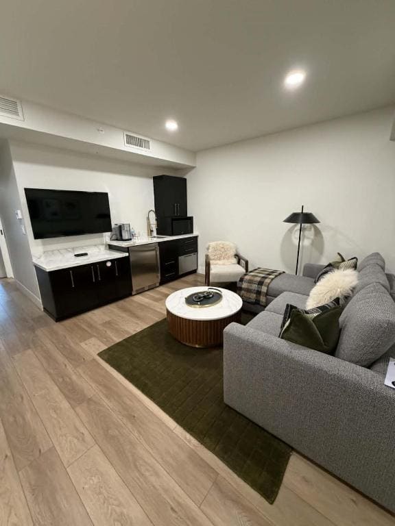 Deluxe Suite room - Image 3