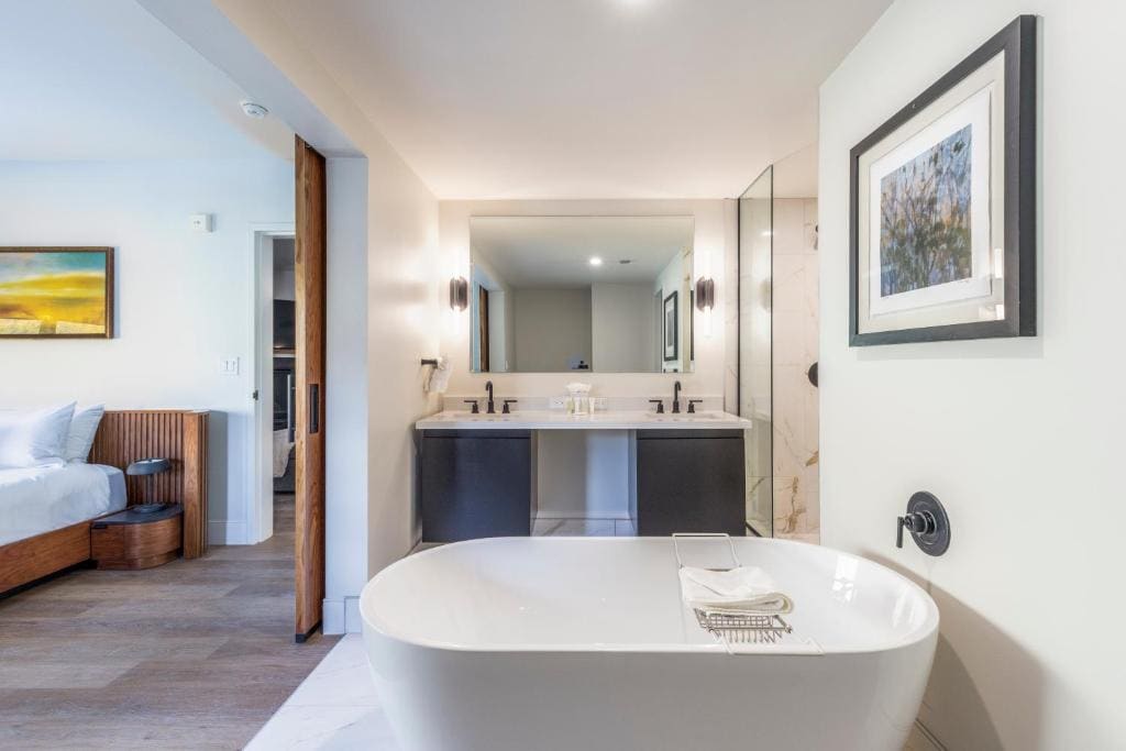 Three-Bedroom Suite room - Image 3