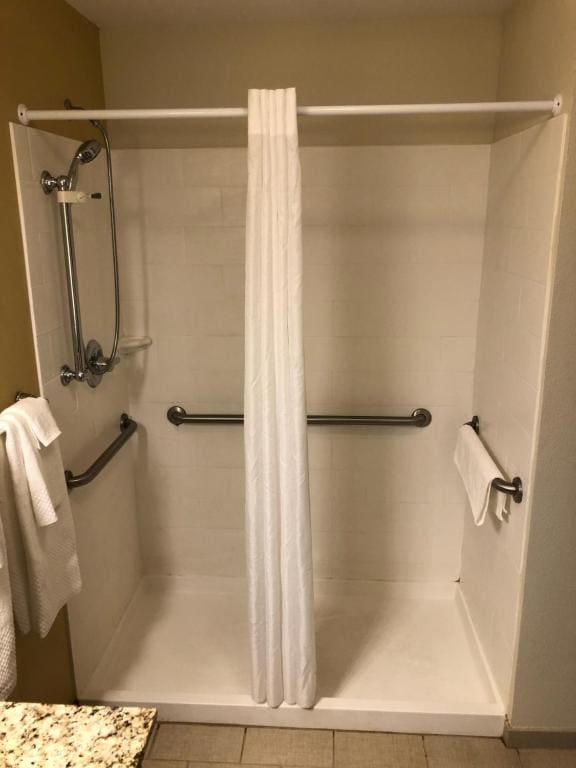 Efficiency King Suite - Accessible/Non-Smoking room - Image 1