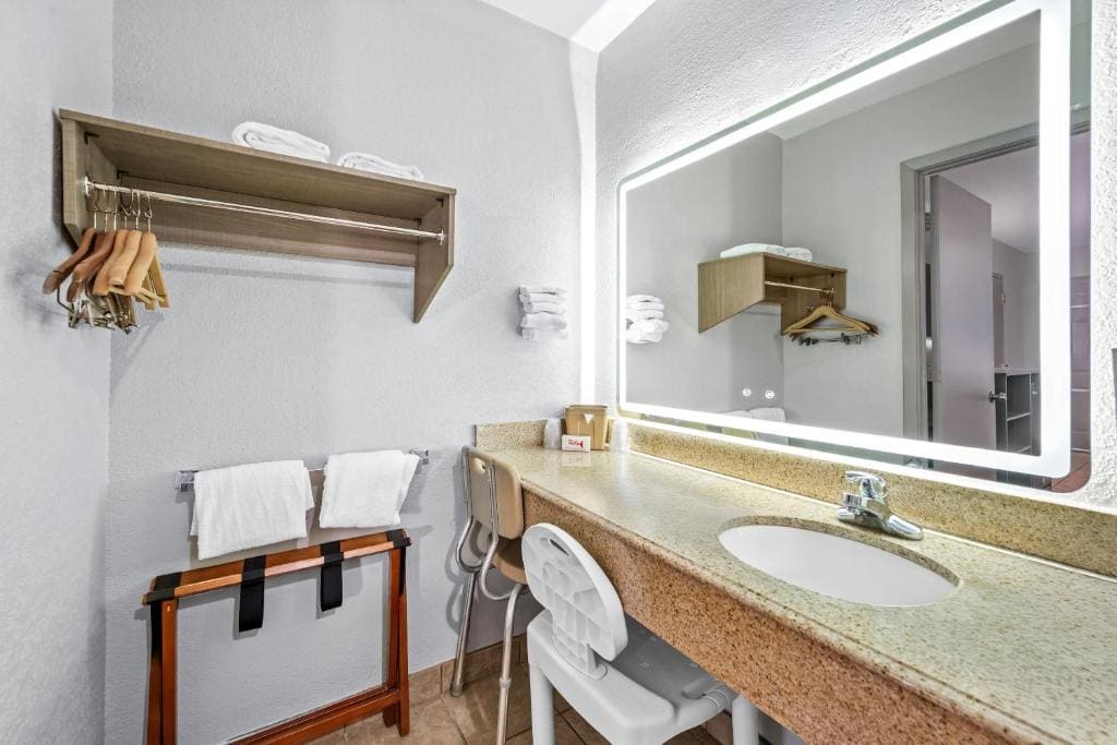 Deluxe Room with Two Double Beds Disability Access Roll-in Shower Non-Smoking room - Image 1