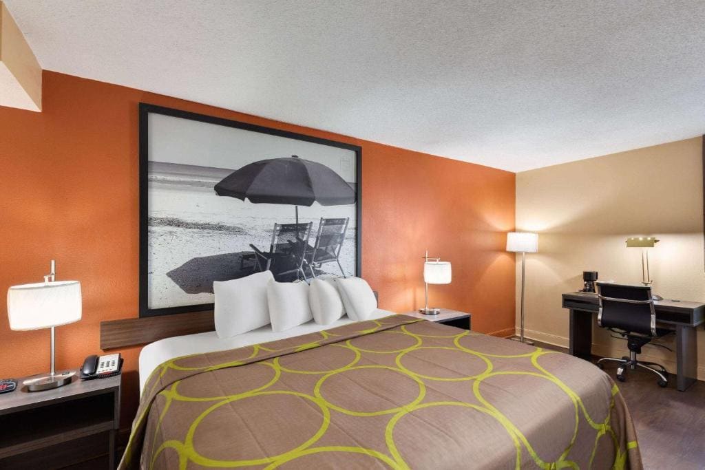 King Room - Non-Smoking room - Image 2