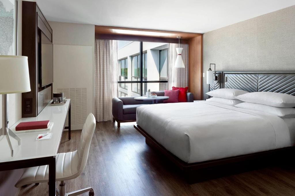 King Guest Room room - Image 1