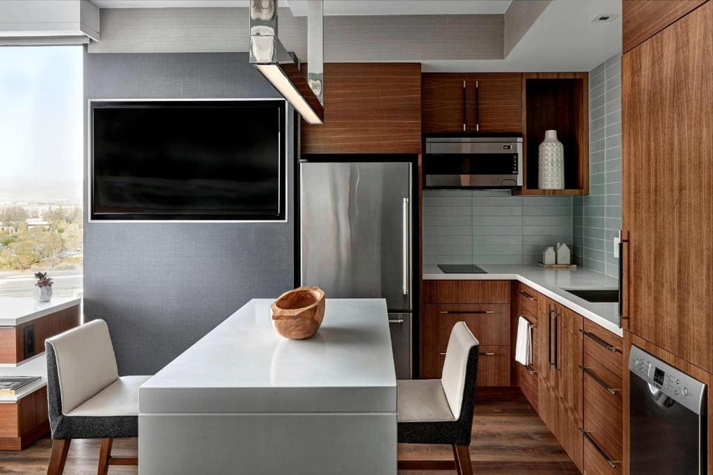 King Suite with Kitchen room - Image 3