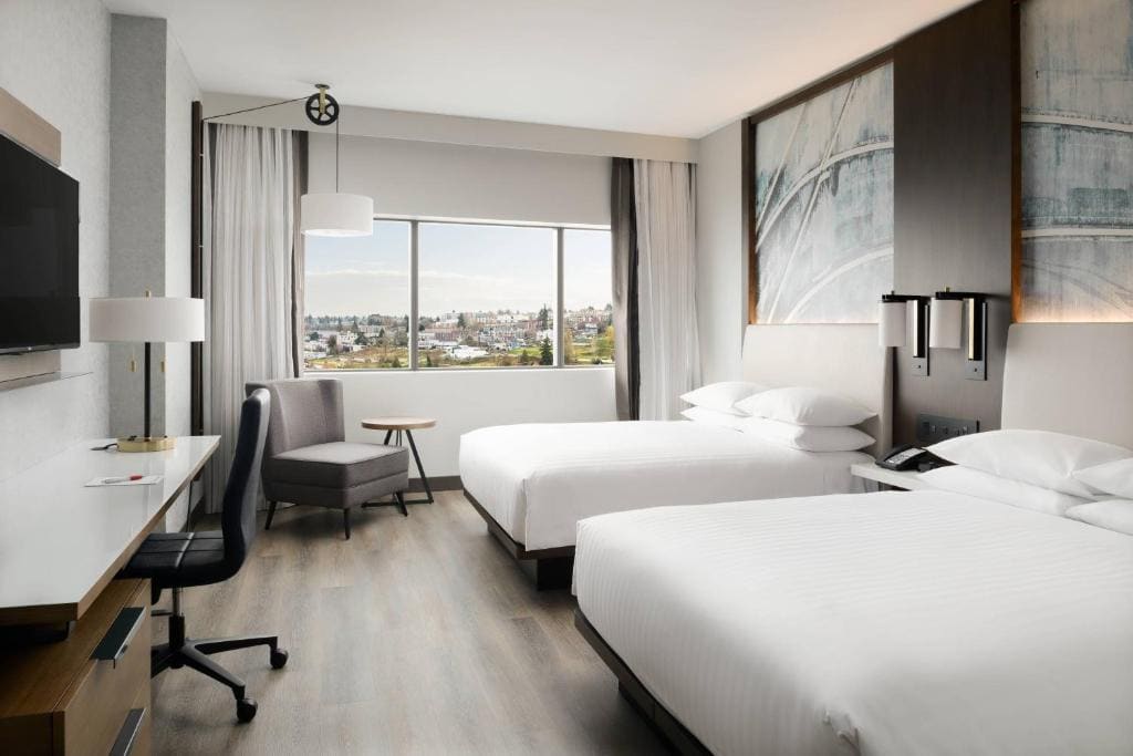 Guest room, 2 Queen, City view, High floor room - Image 1