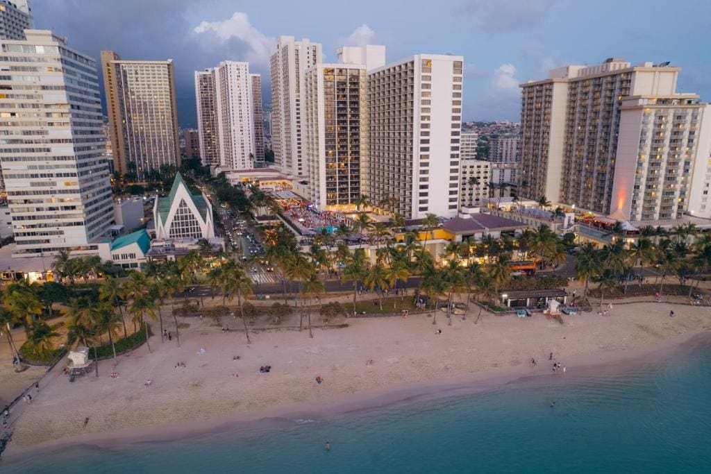 Waikiki City View, Guest room, 1 Queen, City view room - Image 1