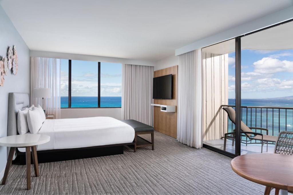 Junior Suite - Oceanfront room - Image 3