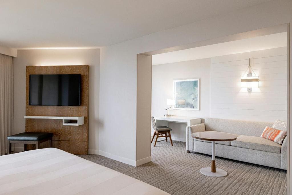 Junior Suite with Ocean View room - Image 3