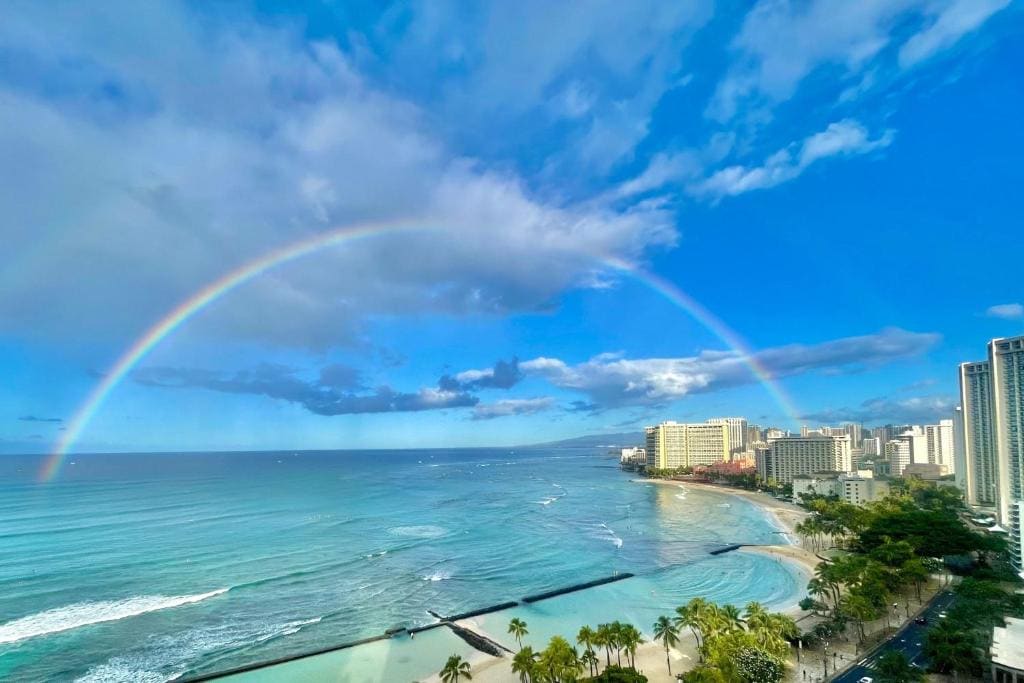 Waikiki City View, Guest room, 1 Queen, City view room - Image 2