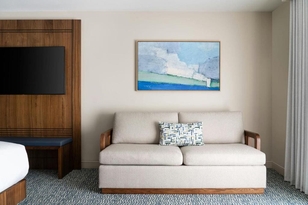 Ocean Front Guest Room, Guest room, 1 King bed room - Image 2