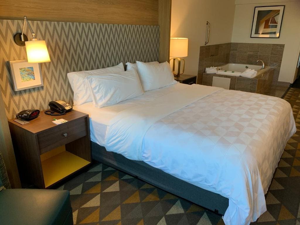 King Room - Non-Smoking room - Image 1