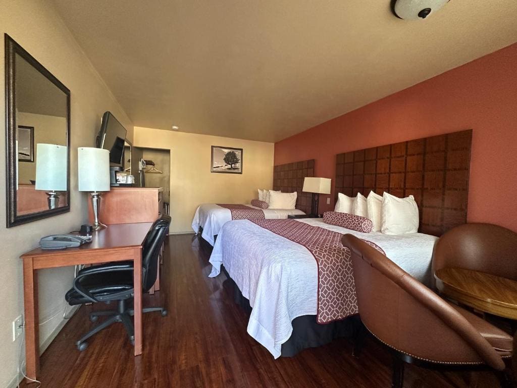 Queen Room with Two Queen Beds room - Image 2