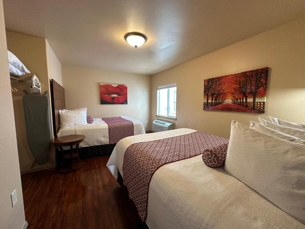 Queen Suite room - Image 1
