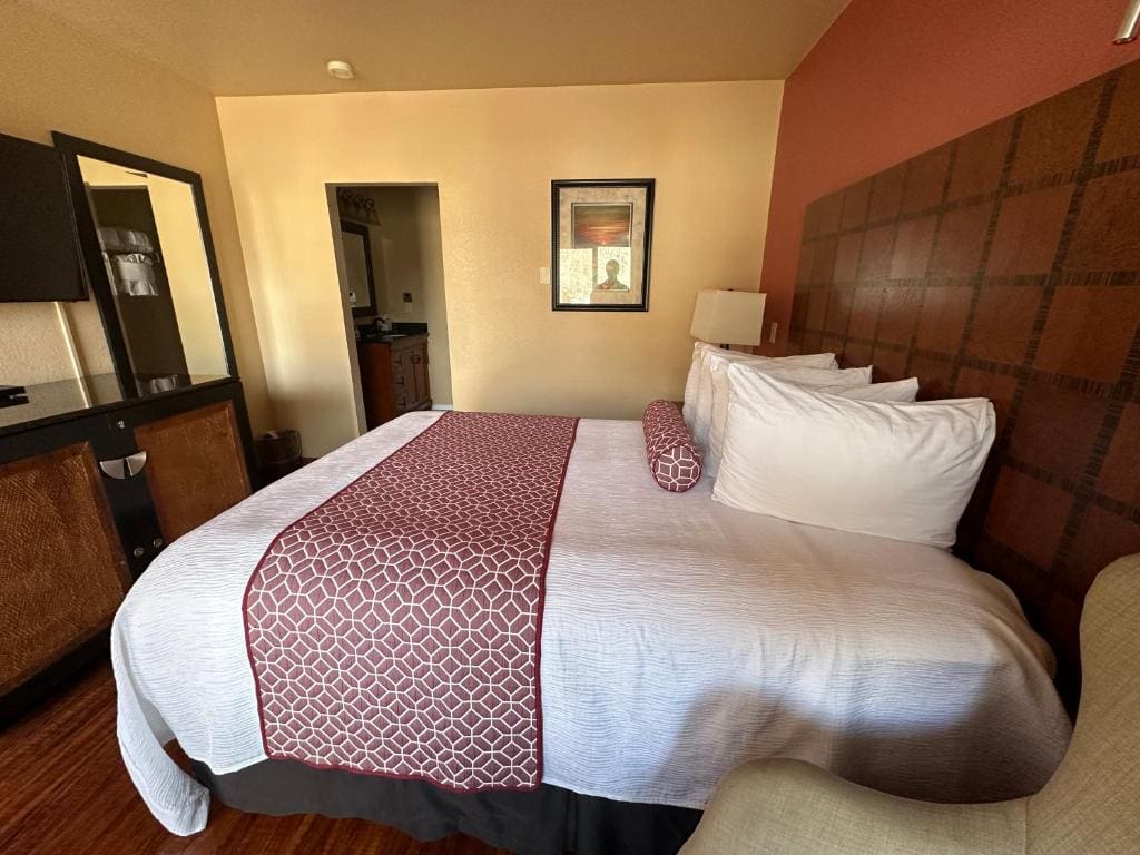 Queen Room room - Image 2