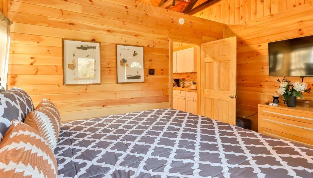King Room with Mountain View room - Image 3