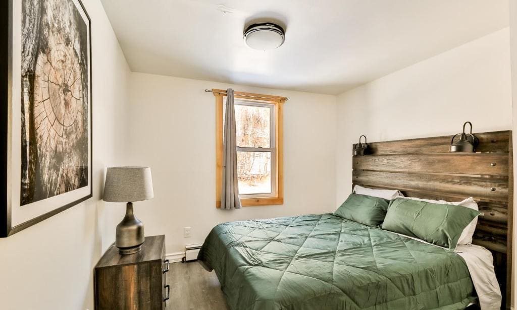 Family Room room - Image 3