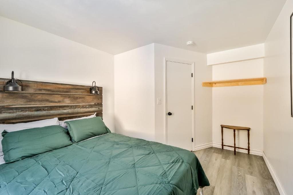 Family Room room - Image 2