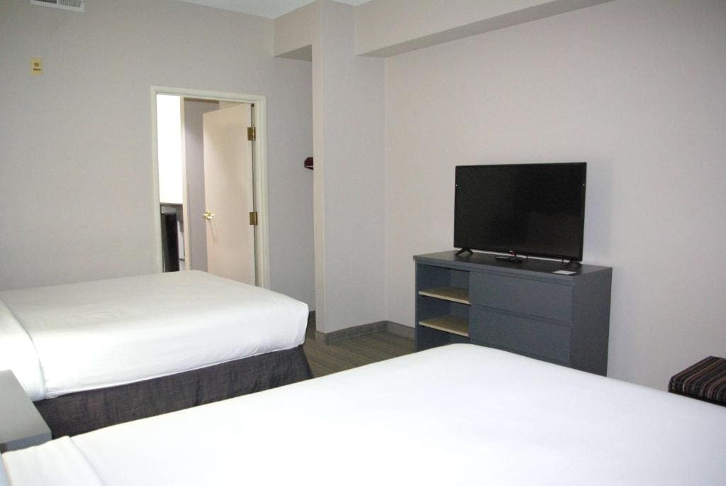 One-Bedroom Suite with Two Queen Beds, Non-Smoking room - Image 1