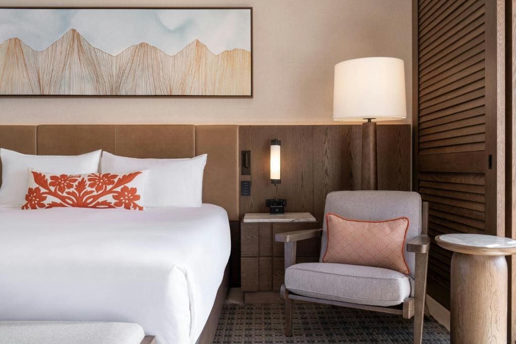 Ocean Front Deluxe Room room - Image 3